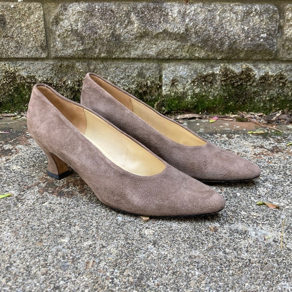 size 8.5 M - 1990s louis heel pumps by EVAN-PICONE - image 1