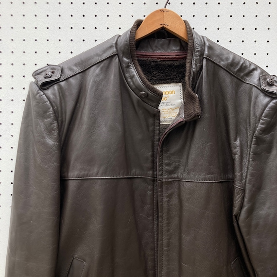 Size 42R - 70s/80s Dark Brown Leather Jacket by LONDON FOG Size 42R - 70s/80s Dark Brown Leather Jacket by LONDON FOG