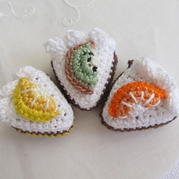 Amigurumi piece of cake Crochet fruit cakes Miniature toy Play food Handmade sweets Kitchen decor Pretend play Tea party