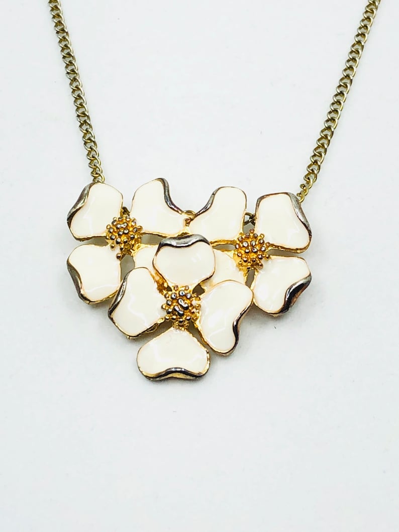 Vintage White Flower Necklace and Earring Set