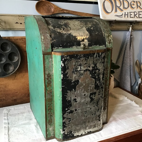 Antique Mercantile / Country Store Display Tin