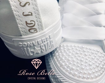 Boda nupcial personalizado blanco converse, cristales, perlas, converse de novia personalizado, zapatillas de novia, entrenadores de boda