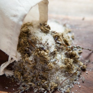Cold and Sniffles Congestion Relief Salt.  To sooth and calm coughing, sinus, congestion, asthma. Salt facial steam.  Herbal Steam.