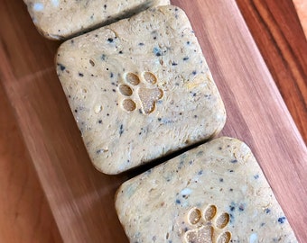 Jabón para perros. Jabón para mascotas Hippie Paw. Champú para perros con mal olor. Jabón procesado en caliente. Jabón de aceites esenciales para perros. Jabón de café.