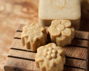 Dentifricio alla curcuma: olio d'oliva, spezie dolci, oli essenziali
