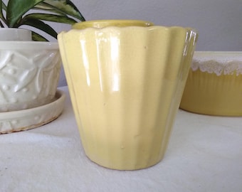 Vintage Pottery Yellow Flower Pot with drain hole, ribbed, 3 1/2 inches tall, unmarked, possibly McCoy
