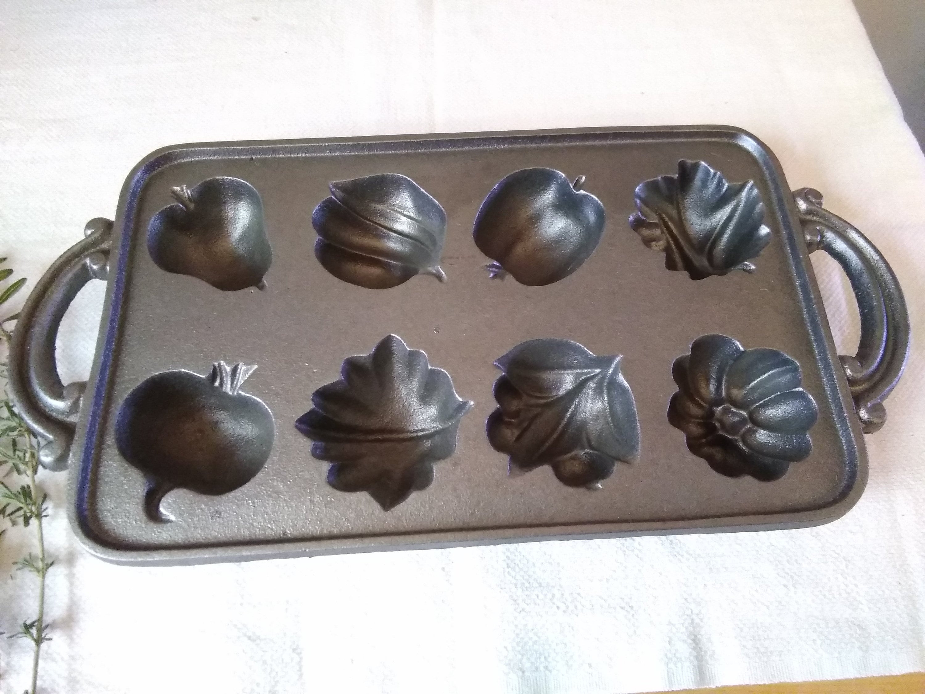 Cast Iron Cornbread Muffin Pan- 8 different Shapes in 1 Pan- Made