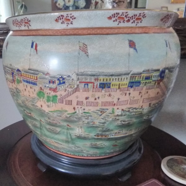 Antique United Wilson JUWC 1897 porcelain planter depicting the 13 factories of Guangzhou on the Pearl River.  Detailed amazing workmanship