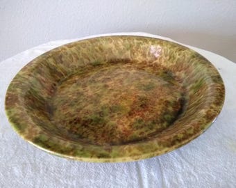 Morton pottery woodland glaze pie plate, 1940s, approx 10" x 1 1/2"