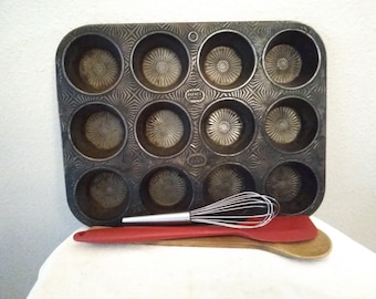 Ovenex N-120-12 Muffin pan, EKCO U.S.A. starburst pattern