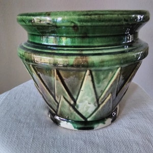 1920&#39;s Brush McCoy pottery blended glaze rising sun jardiniere cachepot, 6 3/4 tall x 8&quot; across, excellent vintage condition, minor flaws