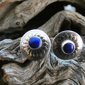 Runde Lünette Set Simulierte Lapis Concho Ohrstecker Handgefertigt In Den USA Southwestern Sterling Silber 925 Kostenlose Geschenkbox Kostenloser Versand H5