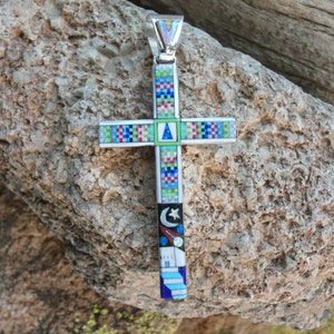 Colgante artesanal único de plata de ley 925 con múltiples piedras preciosas y microincrustaciones de cruz, galaxia, luna y estrellas sobre un antiguo pueblo, envío gratis, nuevo Y13