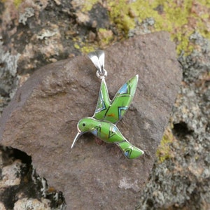 Kolibri südwestlichen Sterling Silber Grün Gaspeite & Opal Edelstein eingelegt Anhänger Made In USA Versandkostenfrei Geschenk-Beutel NEUE D39