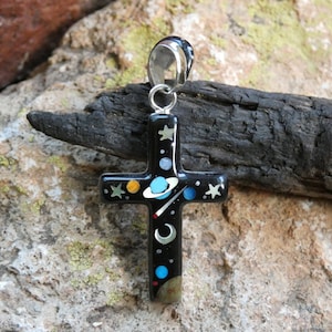Galaxy Night Sky Moon Stars Planet Black Onyx Gemstone Micro Inlayed Large Cross Colgante Plata de ley 925 Bolsa de regalo gratis Envío gratis R43