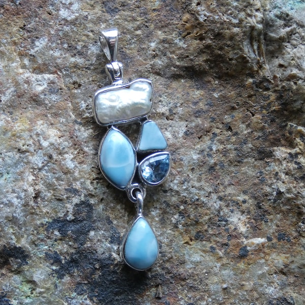 Pendentif multi-pierres précieuses fabriqué à la main Beau bleu clair Larimar Topaze bleue Perle d’eau douce Argent sterling 925 Livraison gratuite Sac cadeau K7