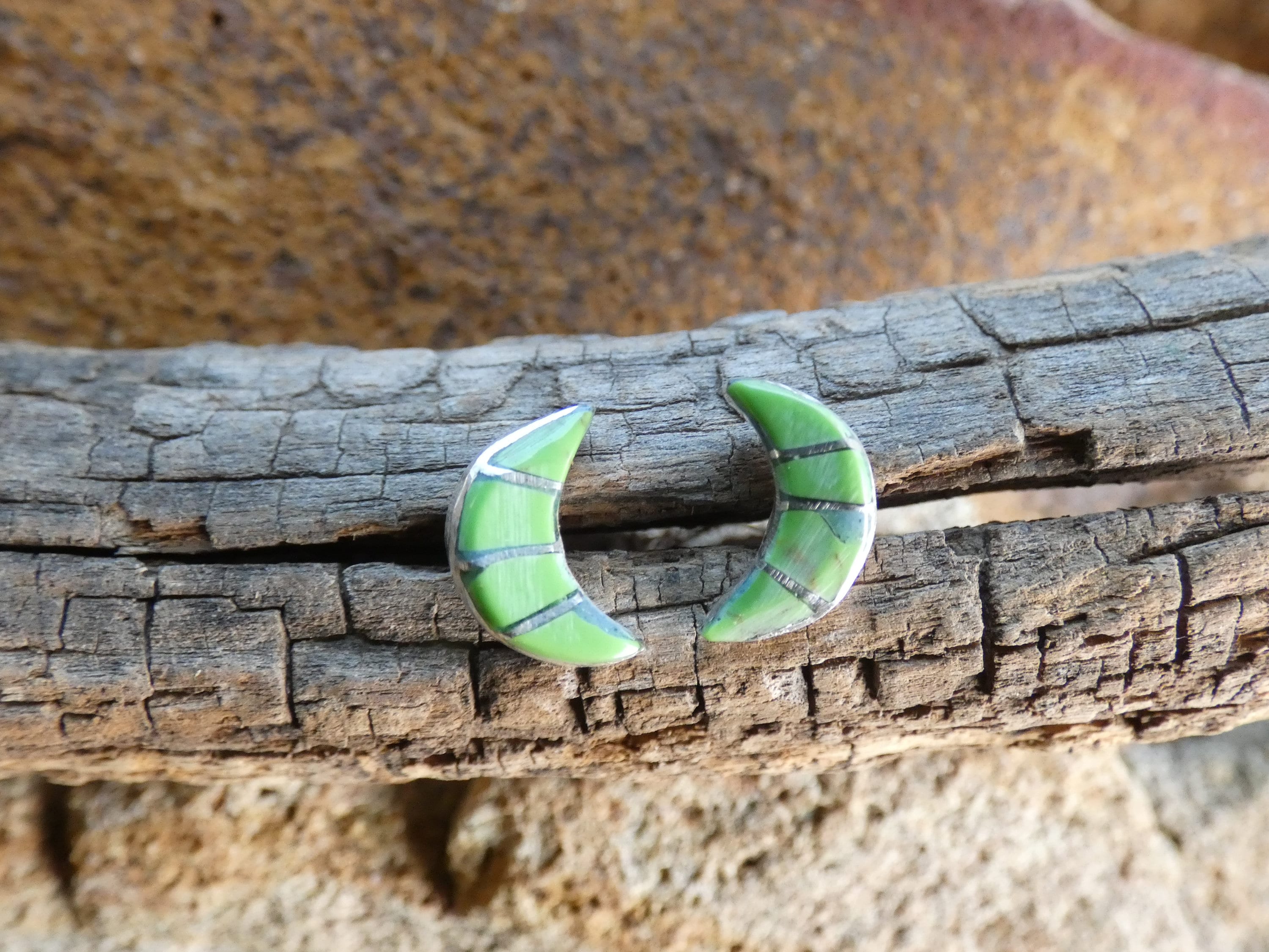 Native American Made Zuni Crescent Moon Gaspeite Gemstone