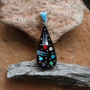 Colgante artesanal con microincrustaciones de múltiples piedras preciosas, galaxia estrellada, cielo nocturno, estrellas fugaces, planetas, plata de ley 925, envío gratis, bolsa de regalo F70