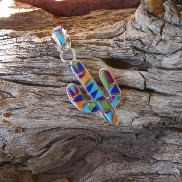 Saguaro-Kaktus-Sterlingsilber 925 gemischter Edelstein hervorgehoben mit Opal-Südwestern-Anhänger handgefertigt in den USA