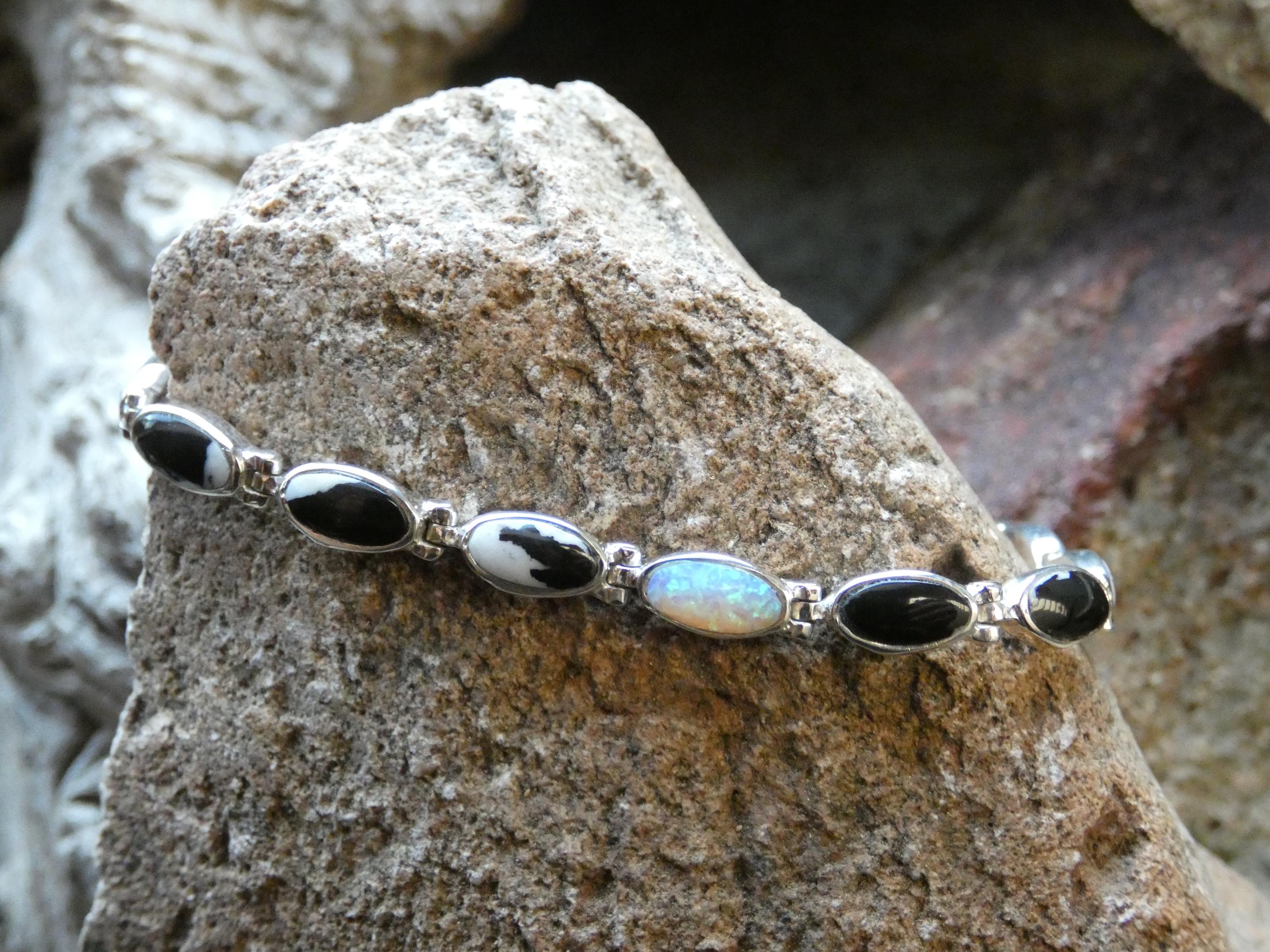 Best Vintage Native American Navajo Labradorite Sterling Silver Thorn Bracelet Best Vintage Native American Navajo Labradorite Sterling Silver Thorn Bracelet