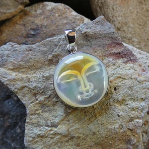 Beautiful Moon Face Full Moon Carved Mother of Pearl Sterling Silver Bezel Nice Size Unisex Pendant Zodiac Cancer Free Shipping Gift Bag M44