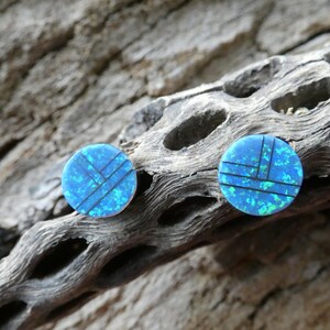 Opale bleue créée en laboratoire, pierre précieuse scintillante, fabriquée à la main, cercle en argent sterling, petites boucles d'oreilles rondes, petit poteau 925, sac cadeau bateau gratuit AF20