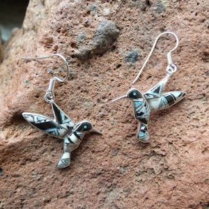 Kolibri Handgefertigte Schwarz Weiß Buffalo Türkis & Blau Opal Edelstein Inlay Ohrringe Made In USA Versandkostenfrei Kostenlose Geschenktüte NEU O31