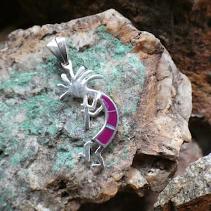 Petit pendentif Kokopelli en argent sterling 925 du sud-ouest de l'ouest, pierre gemme sugilite violette et opale, livraison gratuite sac cadeau AJ92