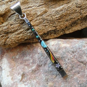 Colgante de barra con microincrustaciones de piedras preciosas múltiples en plata de ley 925 hecha a mano con cielo nocturno lleno de vida, luna, estrellas y tierra, envío gratis, bolsa de regalo Ai99
