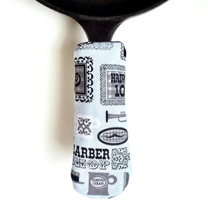 Vintage Barber Shop Skillet Handle Cover – Cast Iron Pan Handle Sleeve, Heat-Resistant Hot Pad