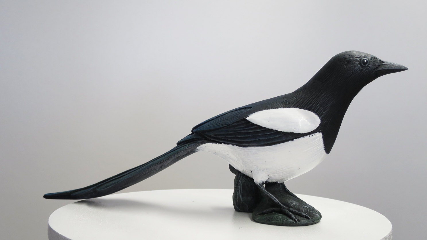 Magpie Bird Statue Hand Cast Resin Figurine Etsy UK