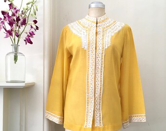 vintage 1970s rust brown blouse with yellow embroidered flowers size s