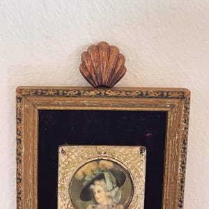 Victorian style wall hook, Brass Wall Hook, Victorian nail cover, Scallop Shell Victorian picture hanger, antique picture hook, art deco