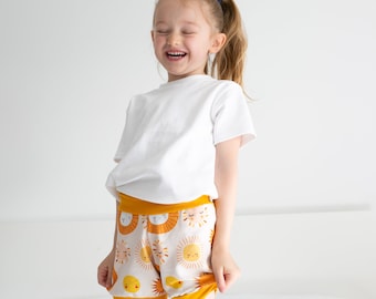 Shorts bio Sunshine pour bébés et tout-petits - Shorts faits main - Vêtements d'été pour garçons et filles