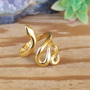 Adjustable snake ring in gold stainless steel