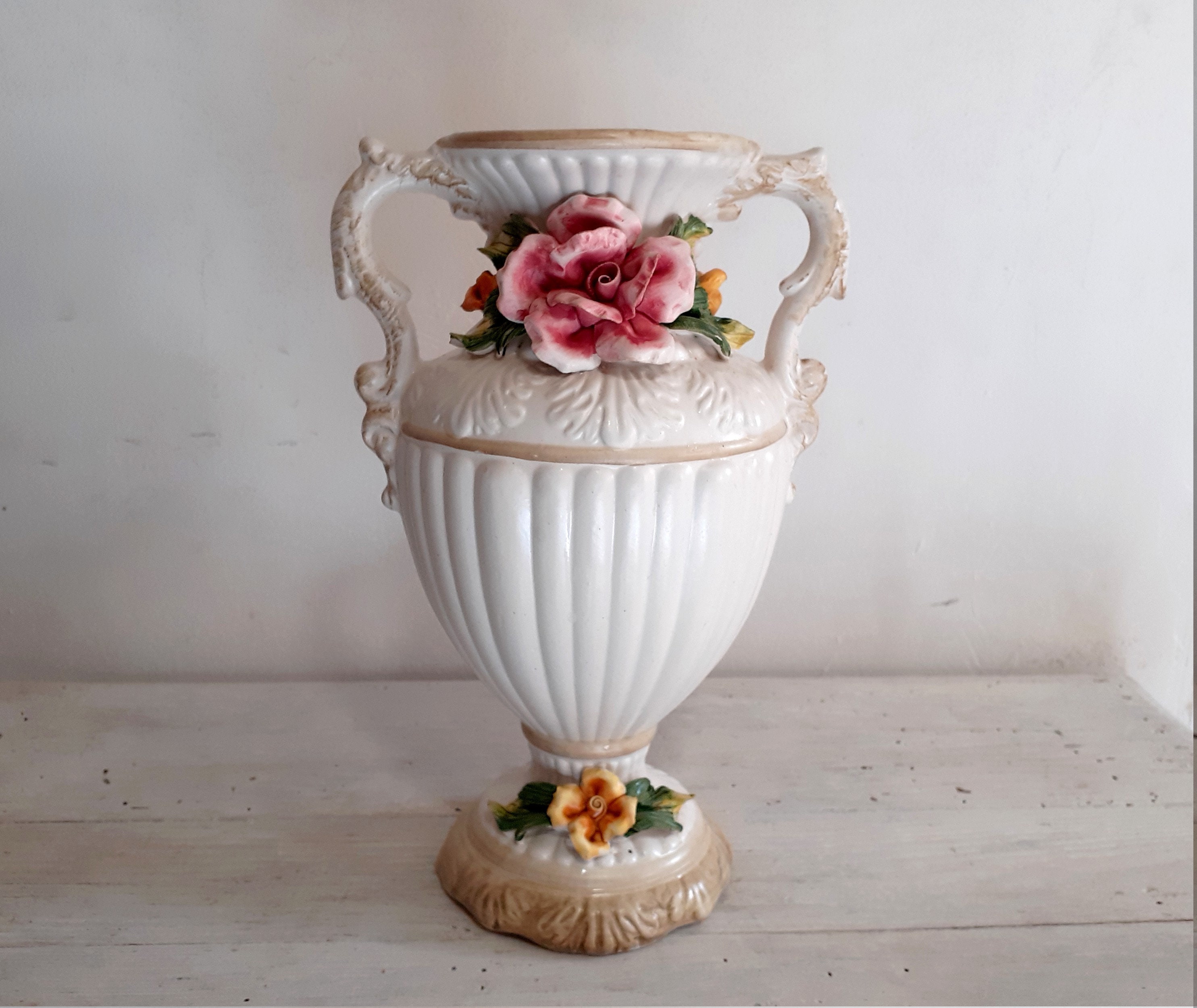 Vase en Porcelaine Italienne Vintage Capo Di Monte, Urne Artisanale Vase Floral Des Années 1960 - 70