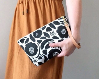 Canvas Clutch // Black and White Floral Bag // Zipper Pouch Wristlet // Large Zipper Pouch // Leather wristlet strap