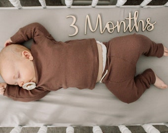 Baby Milestone Cards | Baby Shower Gift | Monthly Milestones | Personalized Gift | Engraved Gift | Birth Announcement | Milestone Markers