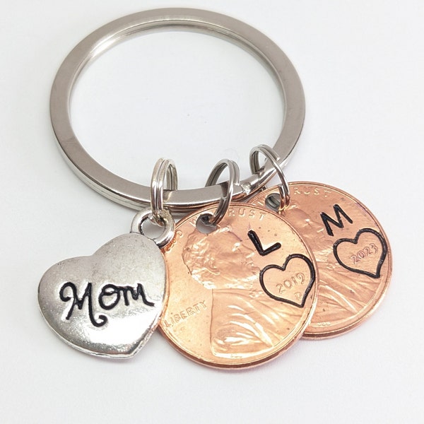 Personalized Hand Stamped Mom Lucky Penny Keychain Gift, Hand Stamped Names on Years of Birth for Each Child,Mother's Day Gift for Mom,Mommy