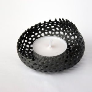 3D Printed Modern Voronoi Glass Tealight Holder With Candle