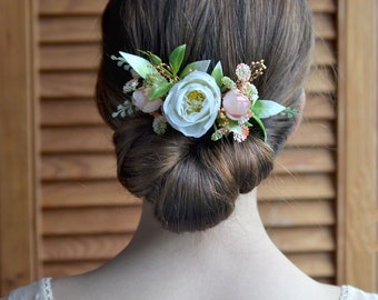 White peach flower comb Bridal floral headpiece Wedding white rose hair comb Bride hair clip flowers