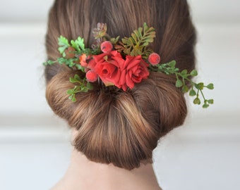 Red roses hair comb Succulent flower comb Red headpiece Bridesmaid hair comb Wedding flower hair accessories Bride hair clip