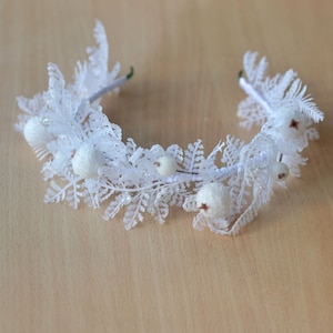 White christmas crown Snow queen tiara White leaves  crown  Christmas accessory hair Winter woodland headpiece Christmas Maternity crown