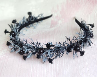 Thorn crown, Black flower crown,  Gothic wedding crown, Thorn headband, Elven headpiece, Dark queen crown, Black gypsophila hair