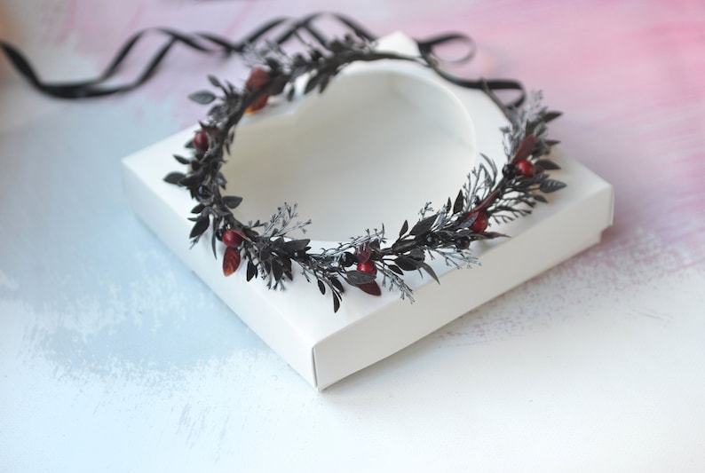 Woodland headband Black tiara wedding Red black berry hair piece Black wedding hair crown Black burgundy berry crown