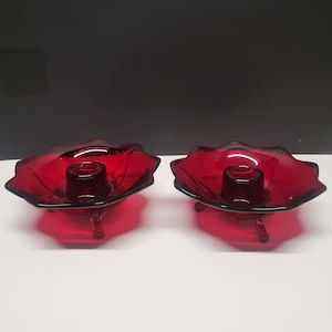 Vintage Fenton Lotus Blume Amberina Red Foot Kerzenhalter Paar 1950er Jahre