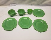 7 pieces colored Jade-ite small plates and miniature cups