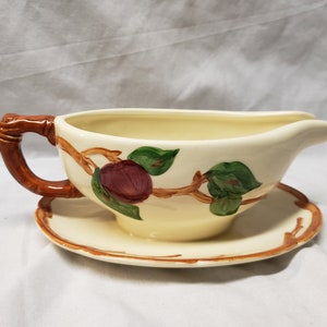 Franciscan made in california Gravy boat Apple pattern