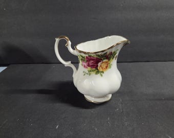 Royal Albert Old Country Roses 1962 Milchkännchen