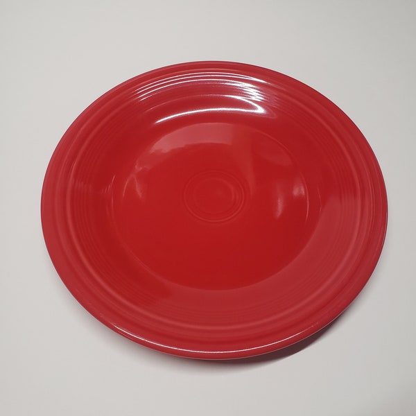 Gorgeous Fiesta Dinner Plate in Scarlet Red by Homer Laughlin in 2000s, Colorful Dinner Plates for Dinner Party, Dinner Party Supplies